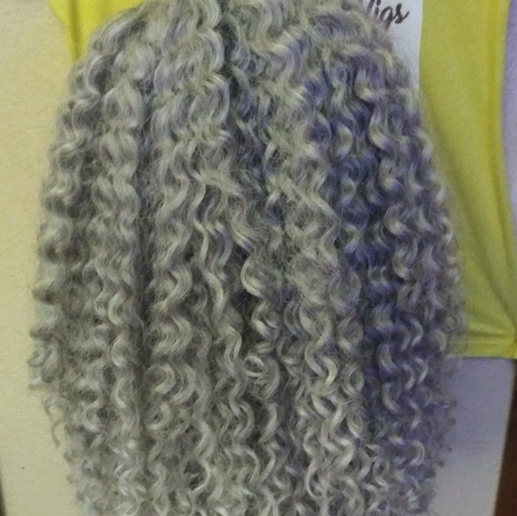 Wig - Picture 2 of 4